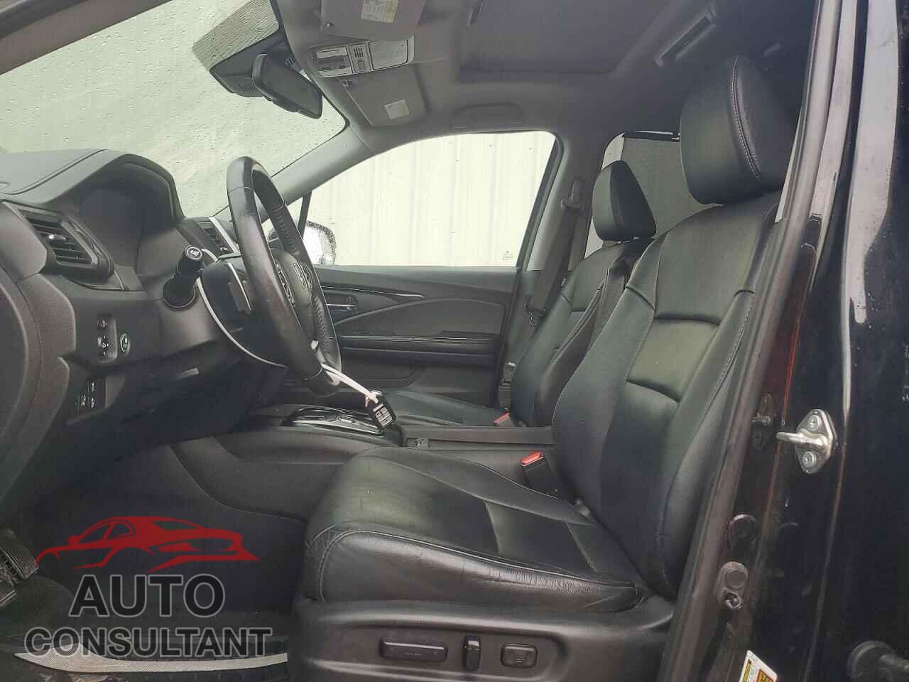 HONDA PILOT 2017 - 5FNYF6H96HB050423