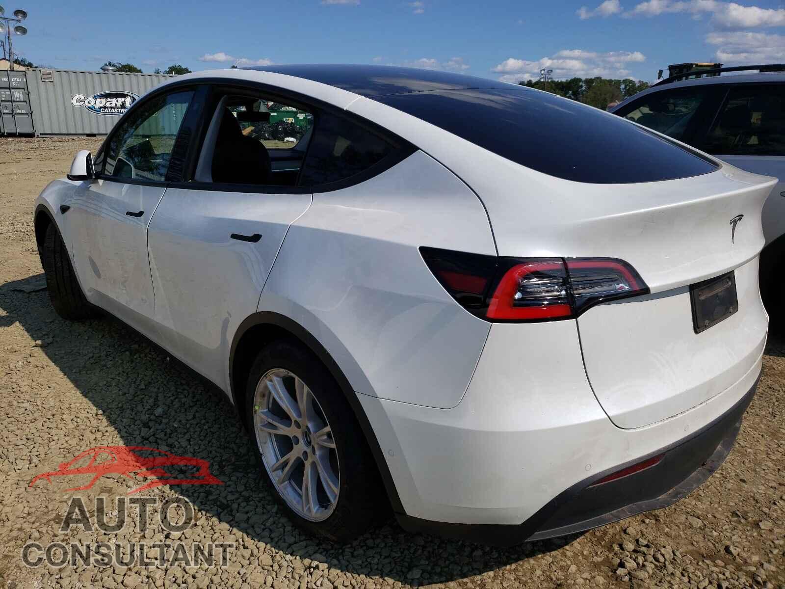 TESLA MODEL Y 2021 - 5YJYGDED3MF105575