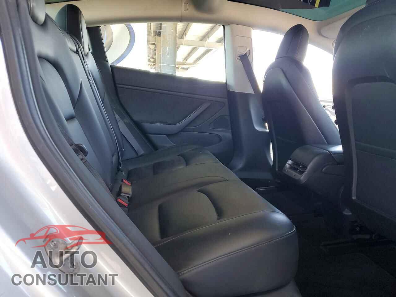 TESLA MODEL 3 2018 - 5YJ3E1EB7JF069253