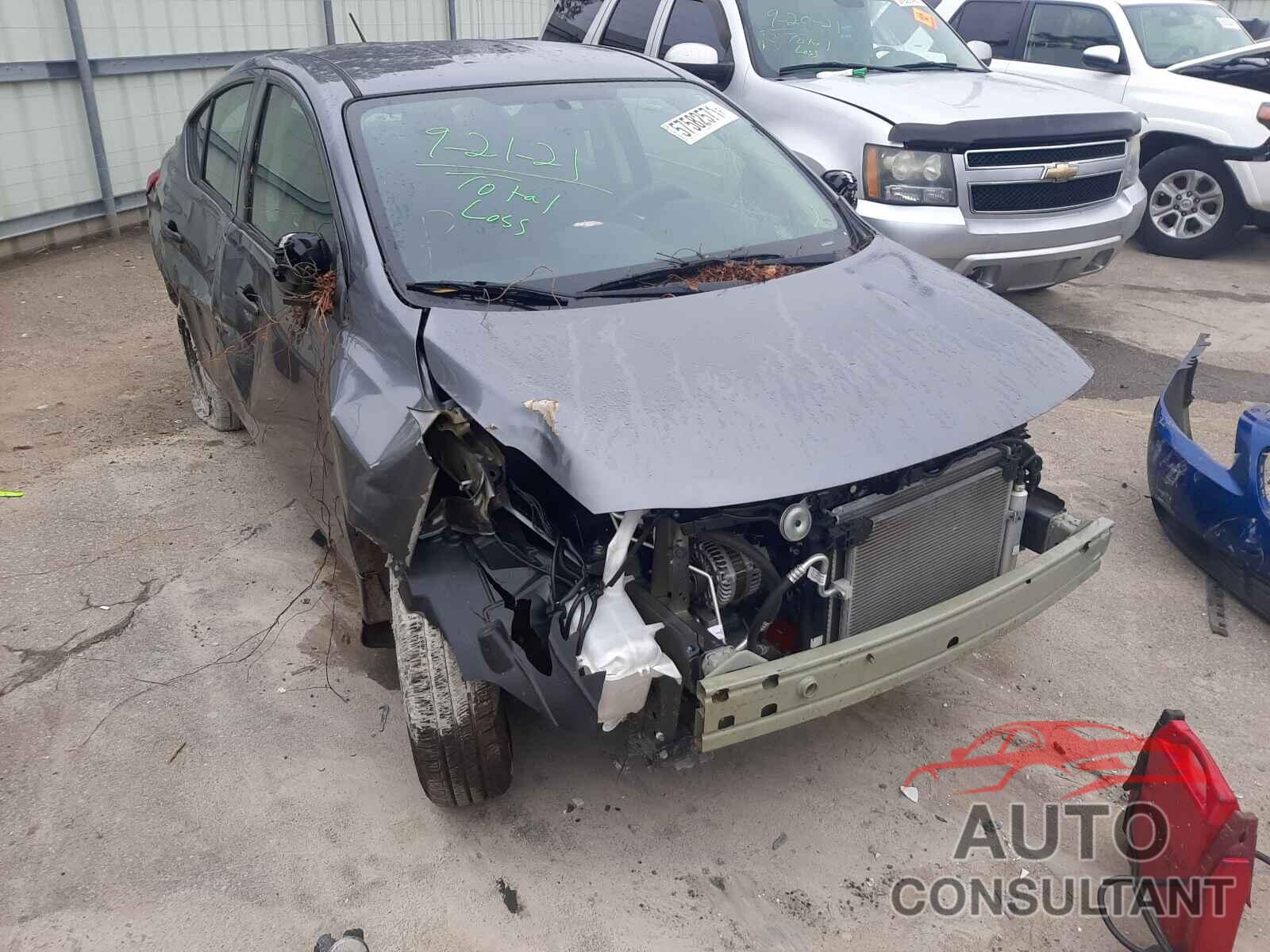NISSAN VERSA 2018 - 3N1CN7AP3JL804609