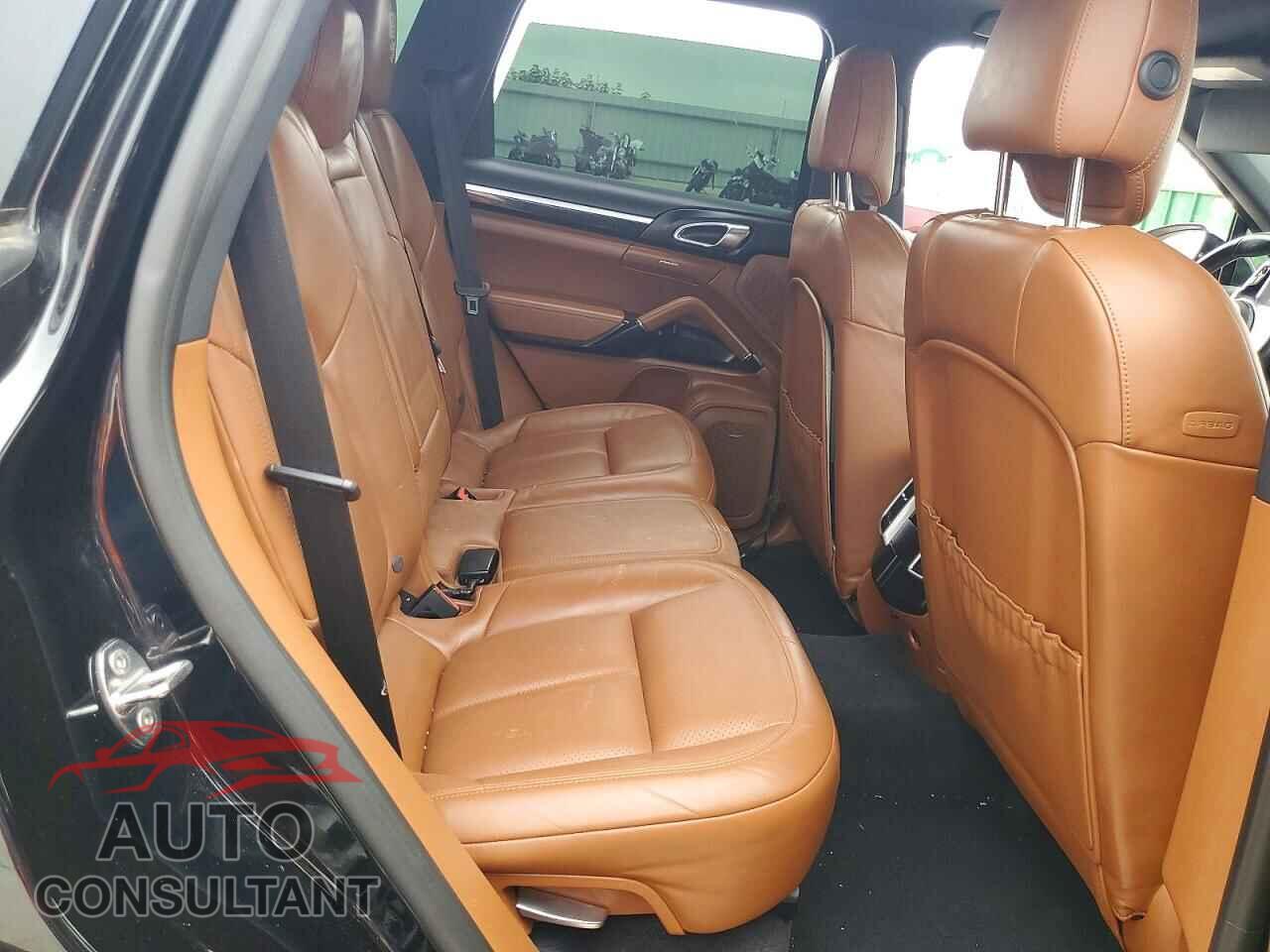 PORSCHE CAYENNE 2017 - WP1AA2A21HKA85748
