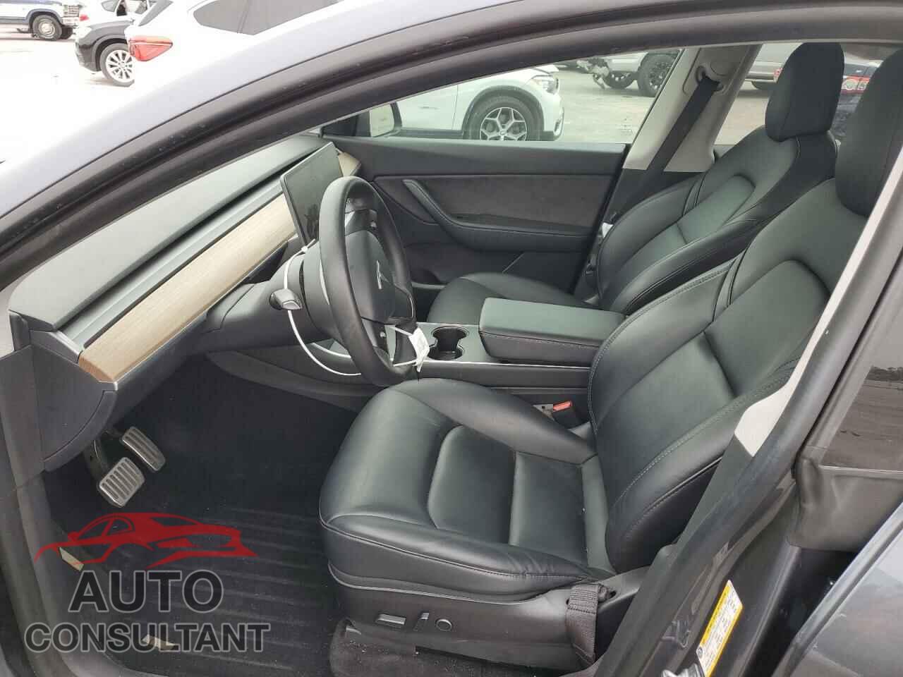 TESLA MODEL Y 2021 - 5YJYGDED2MF107771