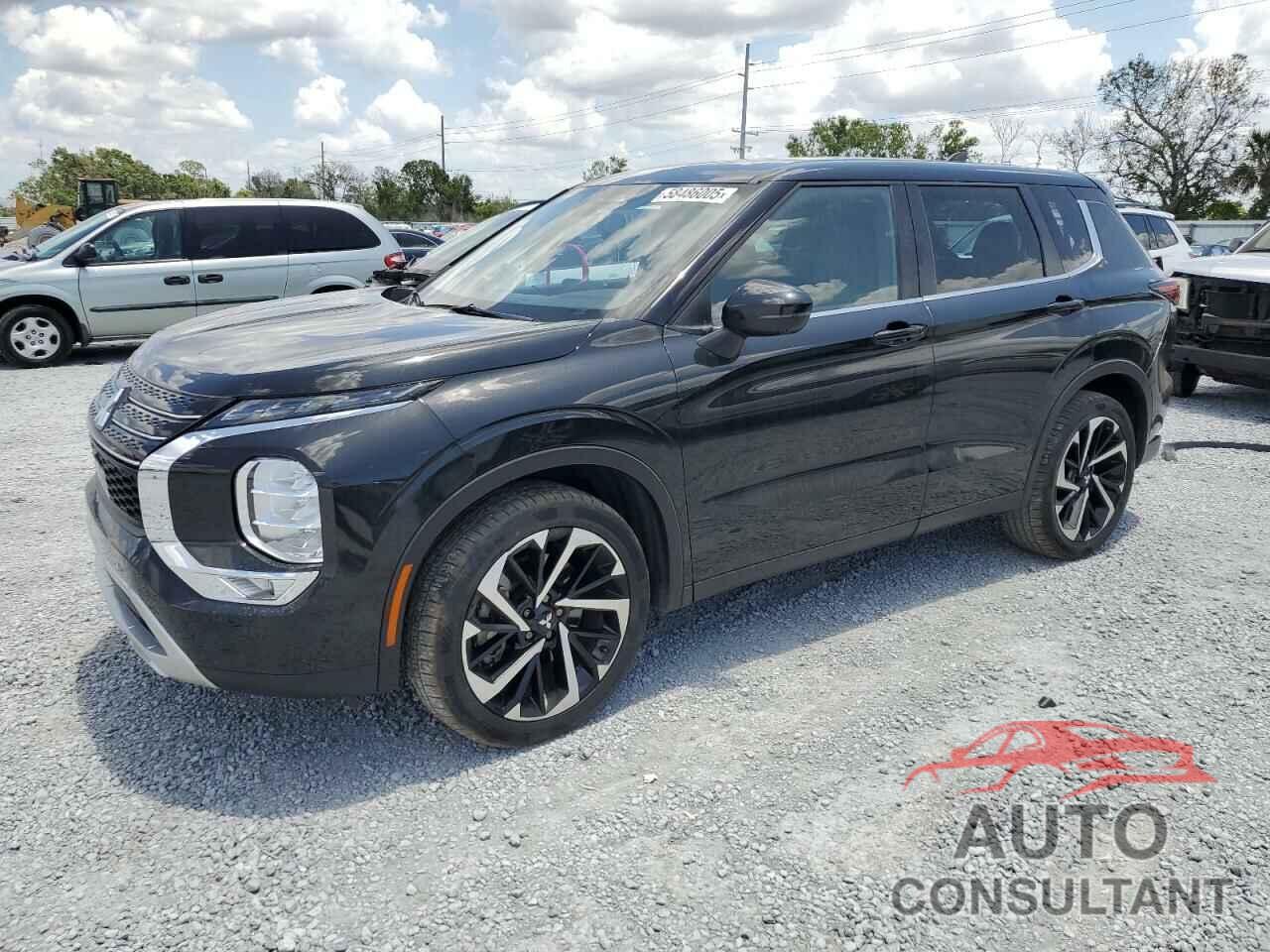 MITSUBISHI OUTLANDER 2023 - JA4J3UA87PZ033648