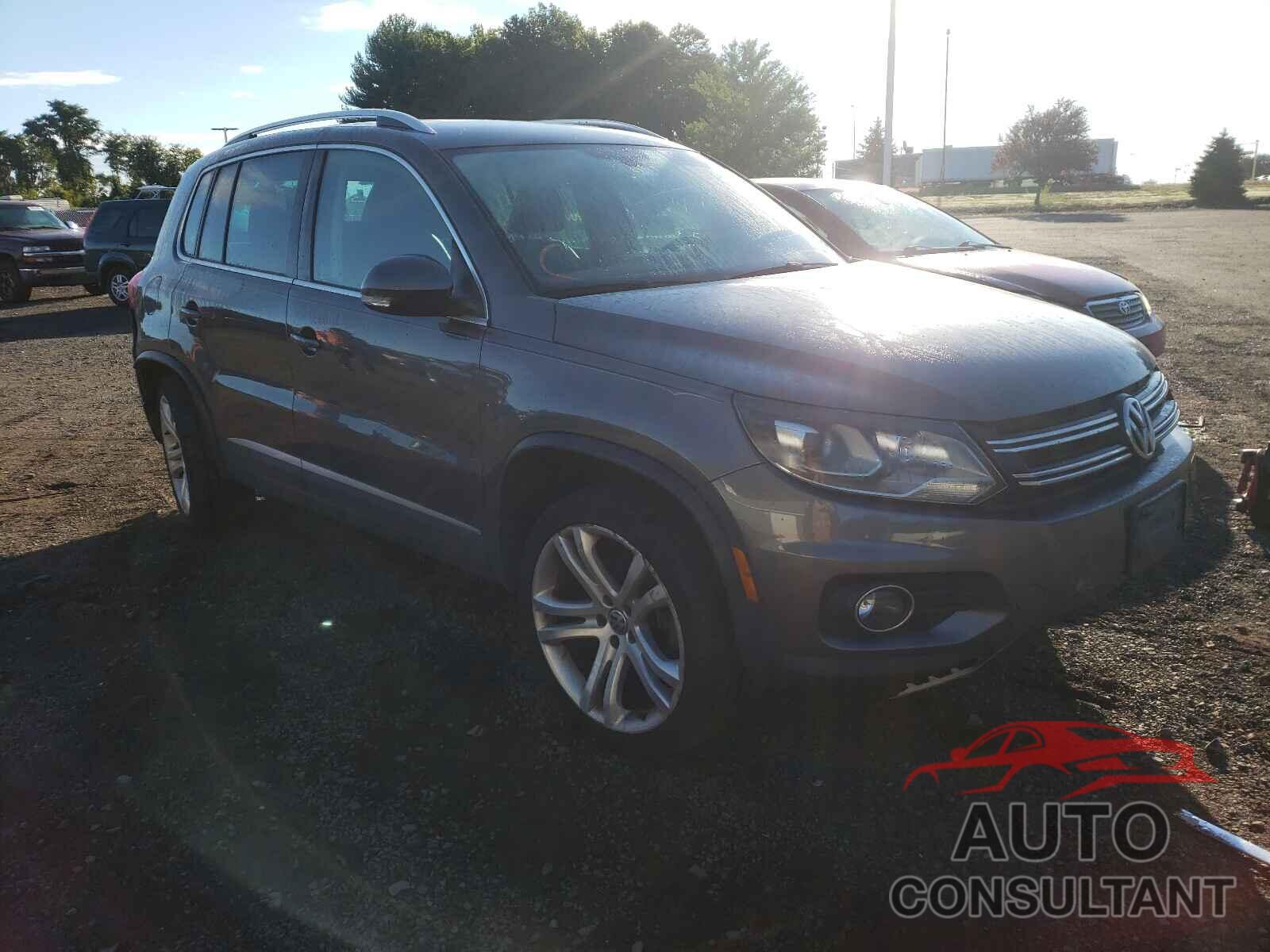 VOLKSWAGEN TIGUAN 2016 - WVGBV7AXXGW610781