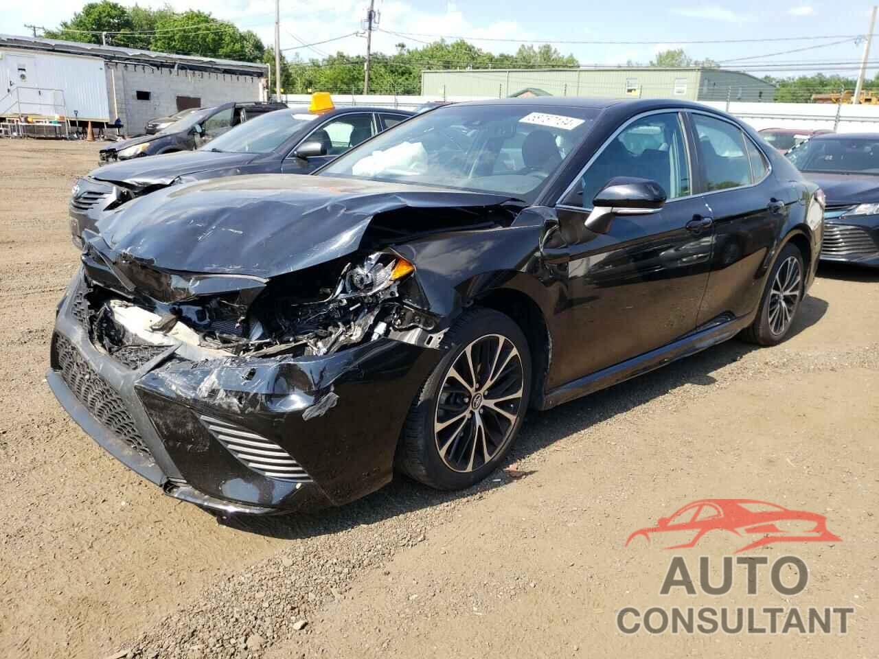 TOYOTA CAMRY 2018 - 4T1B11HK2JU109891
