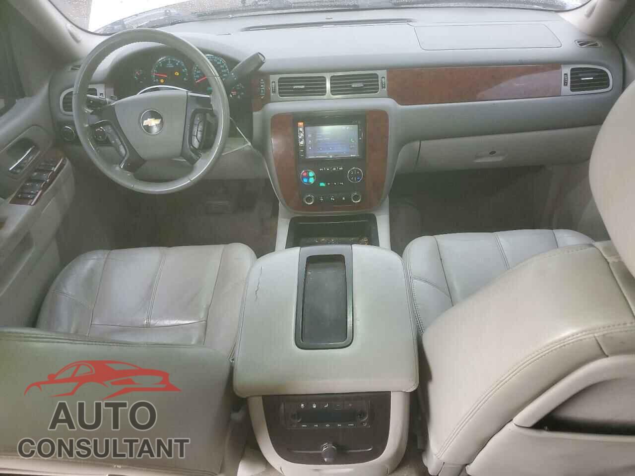 CHEVROLET TAHOE 2010 - 1GNUKBE06AR252873