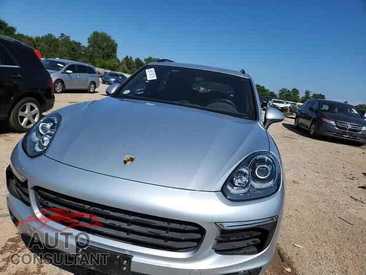 PORSCHE CAYENNE 2016 - WP1AA2A27GLA10898