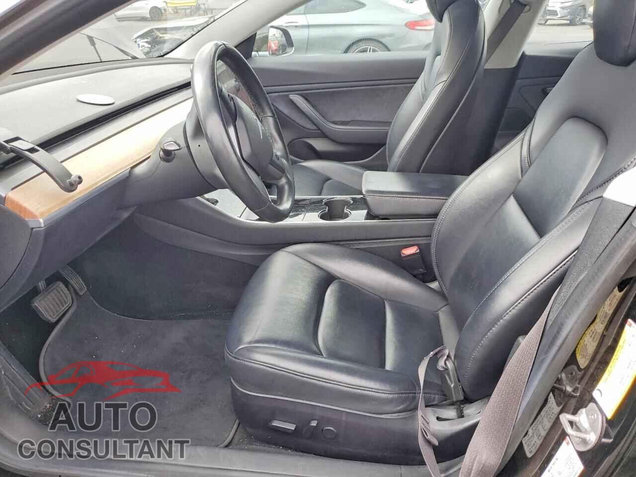 TESLA MODEL 3 2018 - 5YJ3E1EA8JF044109