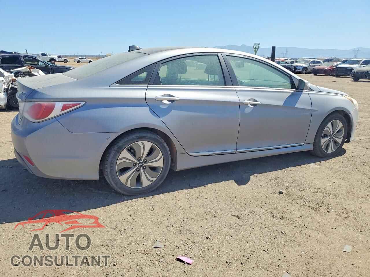 HYUNDAI SONATA 2015 - KMHEC4A40FA127657