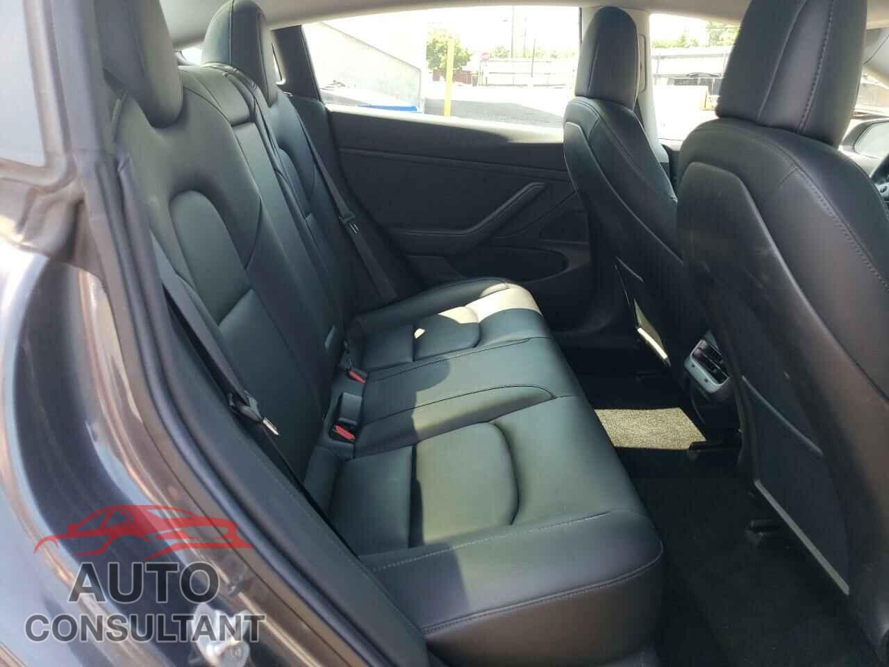 TESLA MODEL 3 2019 - 5YJ3E1EB5KF386160
