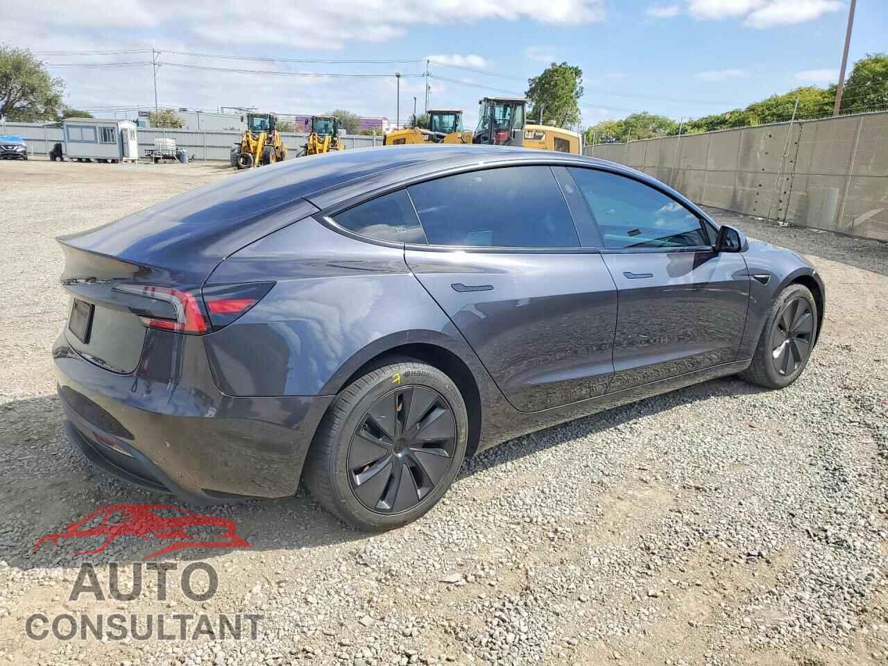 TESLA MODEL 3 2024 - 5YJ3E1EA4RF824247