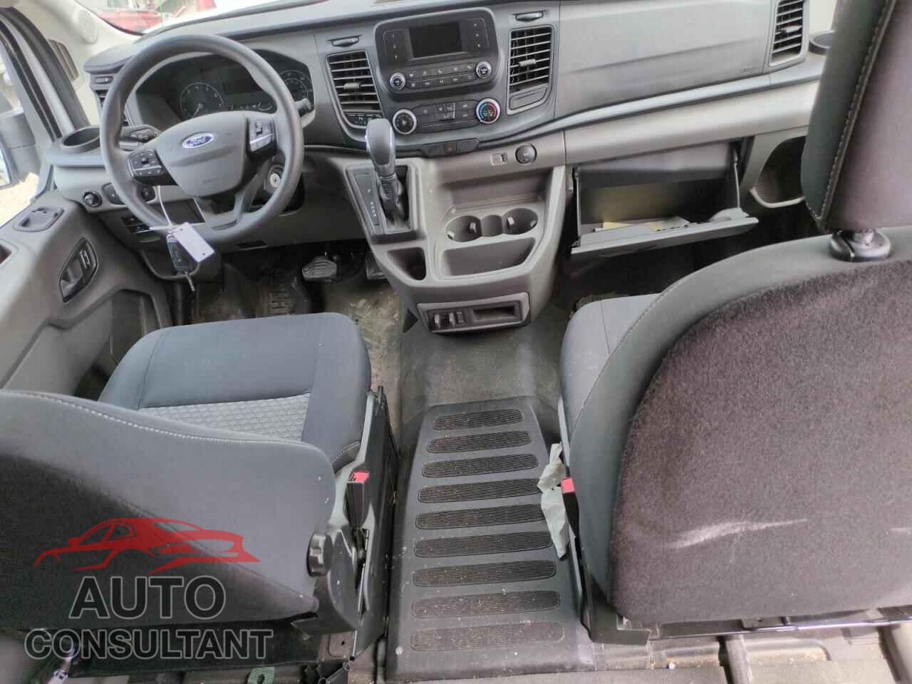 FORD TRANSIT 2023 - 1FTBR2C8XPKC00572