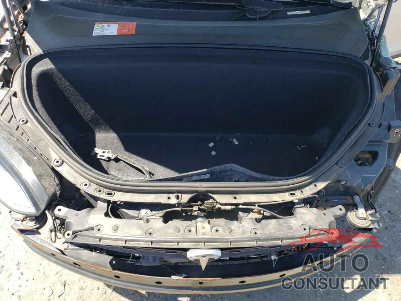 TESLA MODEL X 2018 - 5YJXCAE22JF103977