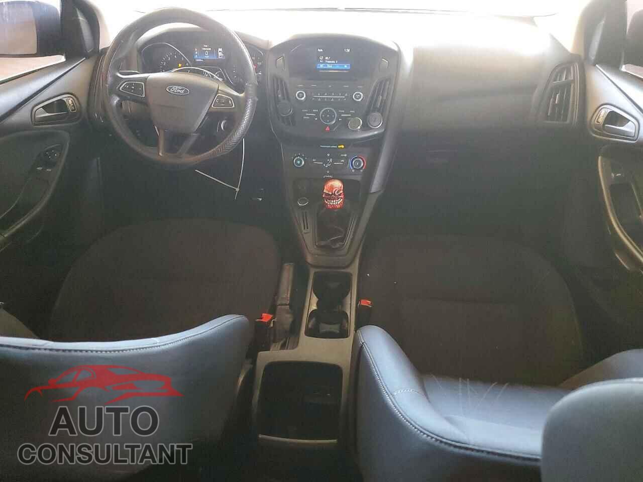 FORD FOCUS 2015 - 1FADP3E29FL342083