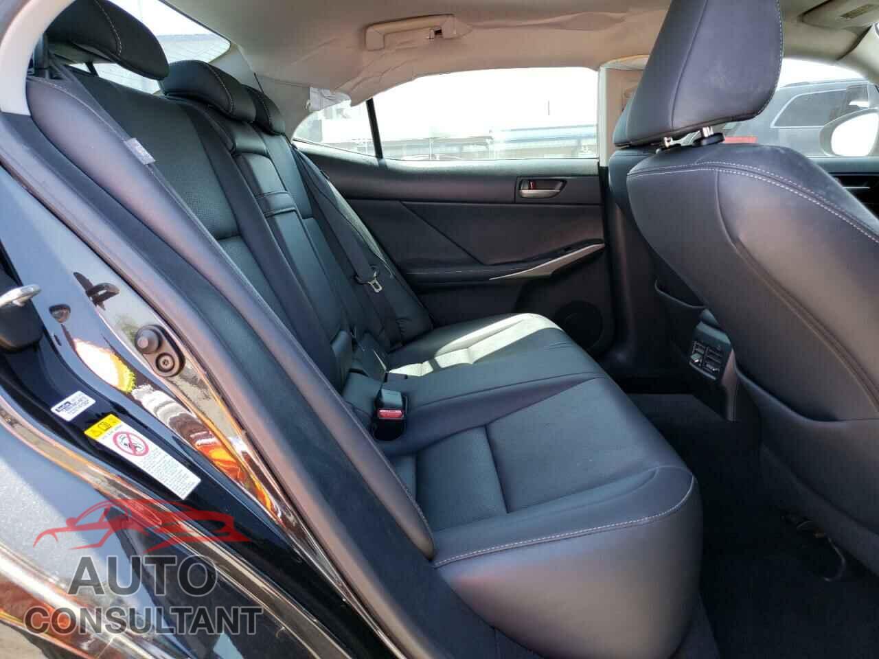 LEXUS IS 2017 - JTHBA1D27H5054576