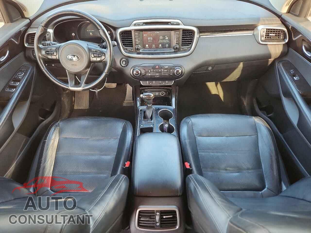 KIA SORENTO 2018 - 5XYPH4A15JG408785
