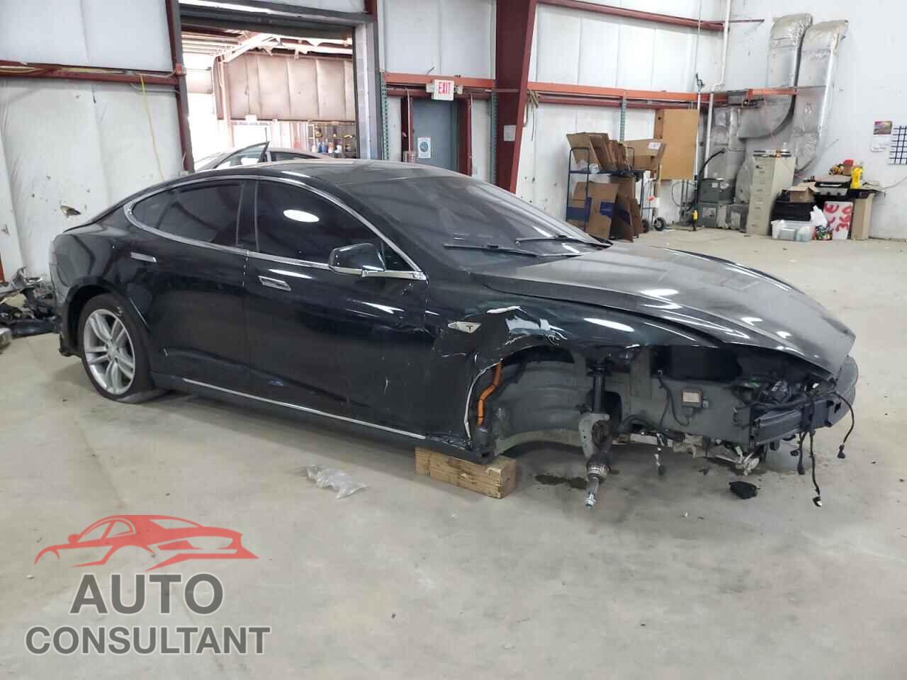 TESLA MODEL S 2015 - 5YJSA1E24FF117516