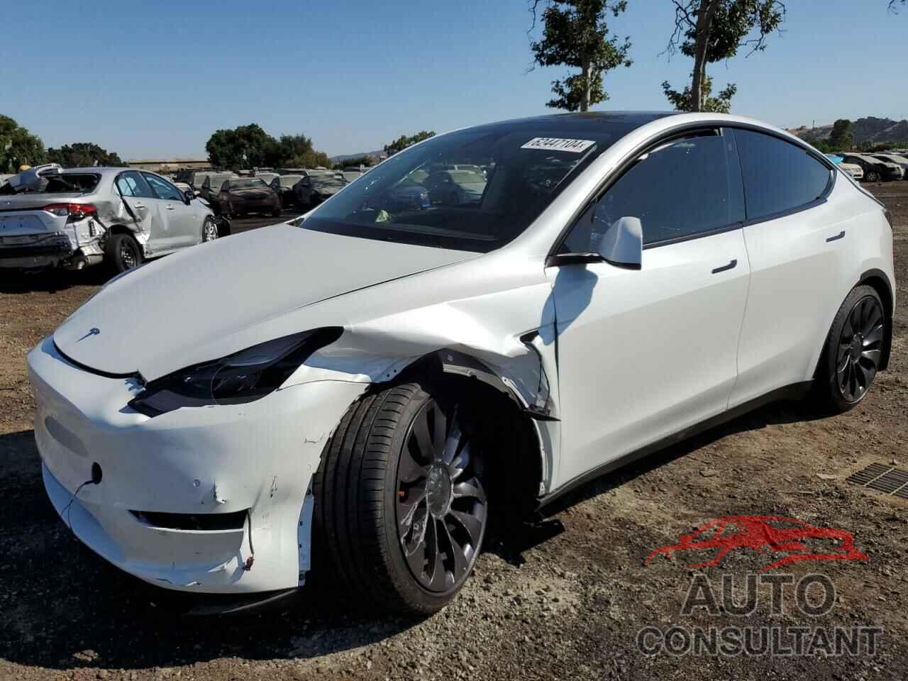 TESLA MODEL Y 2021 - 5YJYGDEF7MF240155