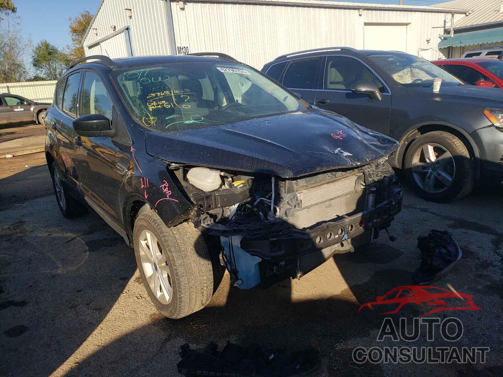 FORD ESCAPE 2018 - 1FMCU0GD5JUC40581