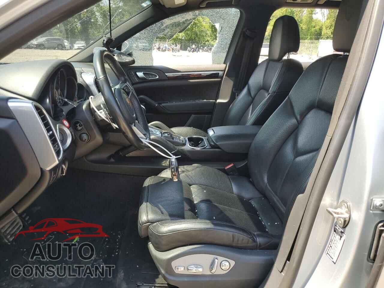 PORSCHE CAYENNE 2017 - WP1AA2A25HKA86367