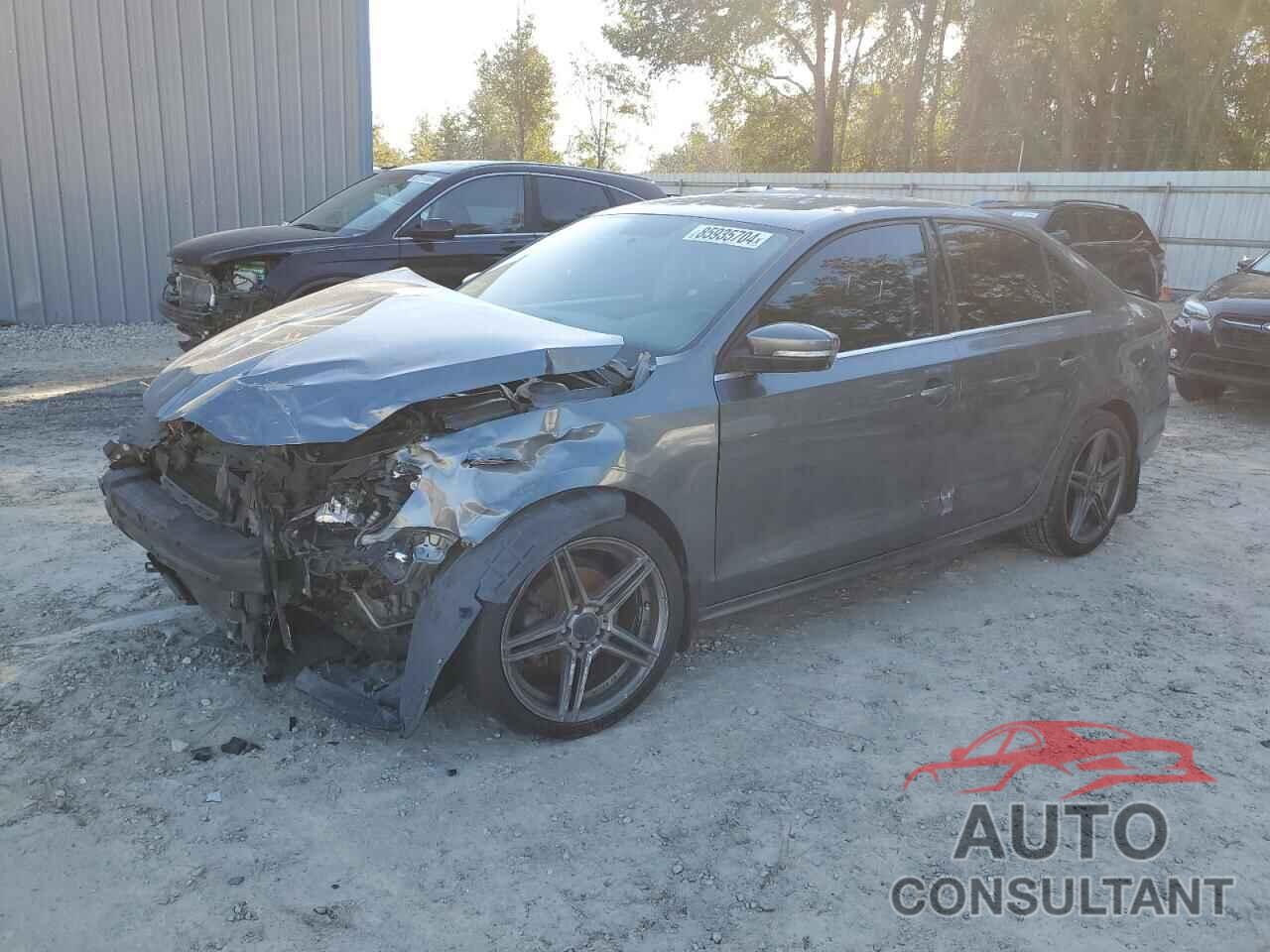 VOLKSWAGEN JETTA 2013 - 3VWDX7AJ4DM384846