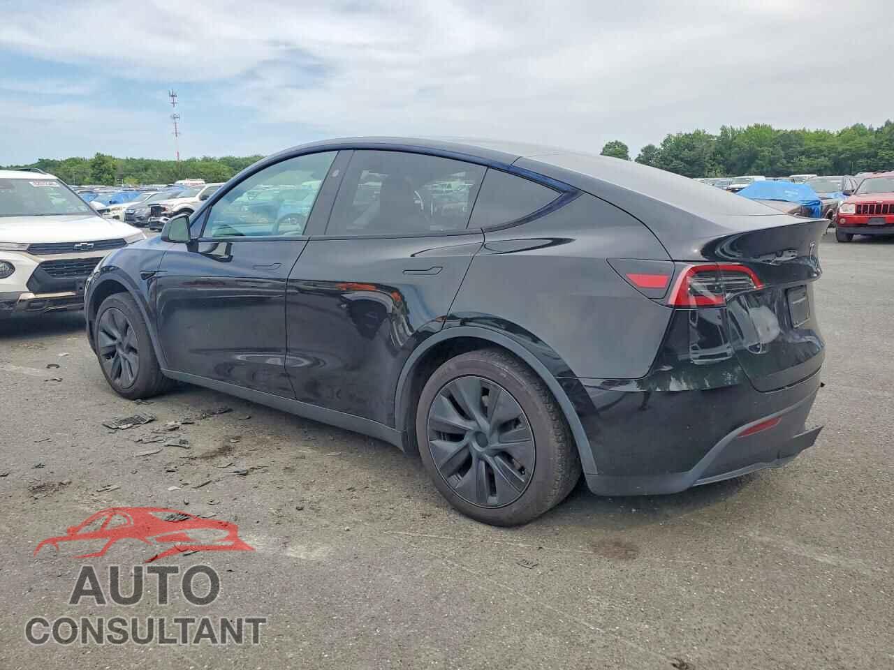TESLA MODEL Y 2024 - 7SAYGDED9RF156539