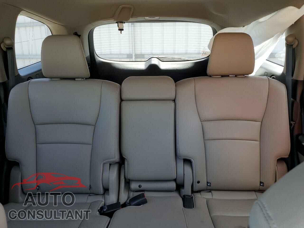 HONDA PILOT 2017 - 5FNYF6H54HB098595
