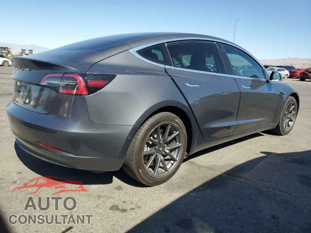 TESLA MODEL 3 2018 - 5YJ3E1EA9JF052042