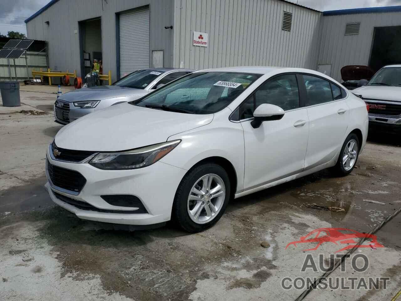 CHEVROLET CRUZE 2018 - 1G1BE5SM3J7174105