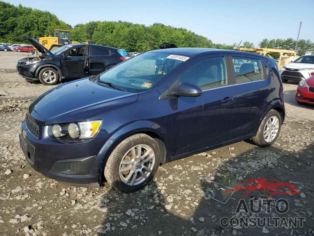 CHEVROLET SONIC 2015 - 1G1JC6SB6F4128718