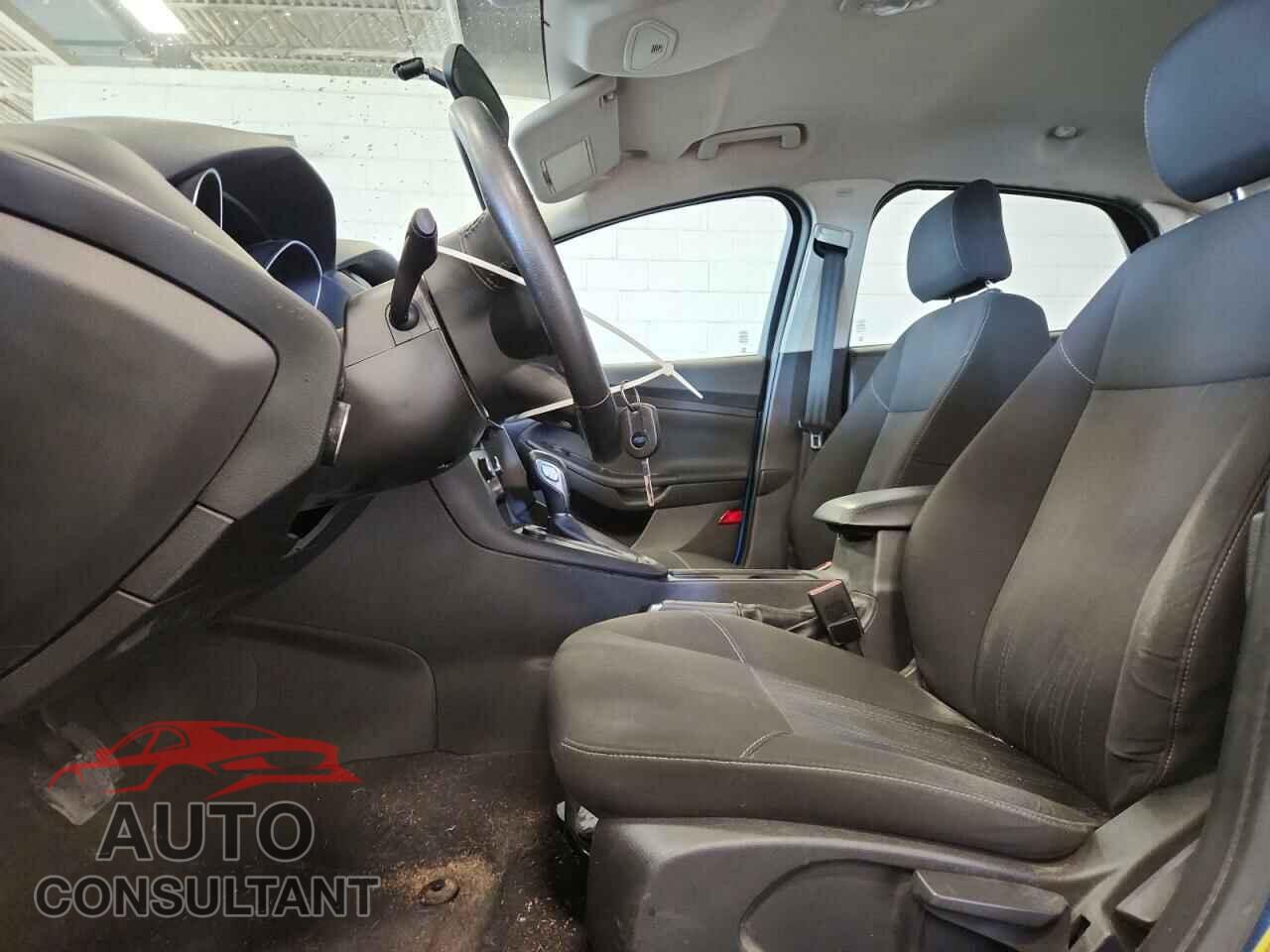 FORD FOCUS 2015 - 1FADP3F2XFL281227