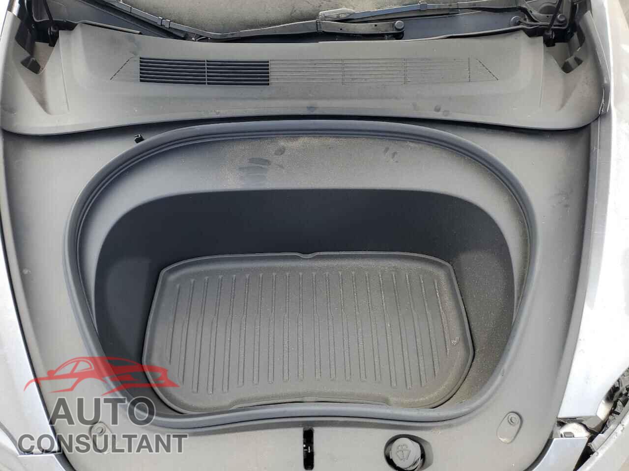 TESLA MODEL 3 2025 - 5YJ3E1EA2SF886459