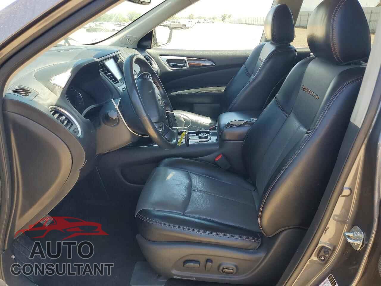 NISSAN PATHFINDER 2019 - 5N1DR2MM0KC615841
