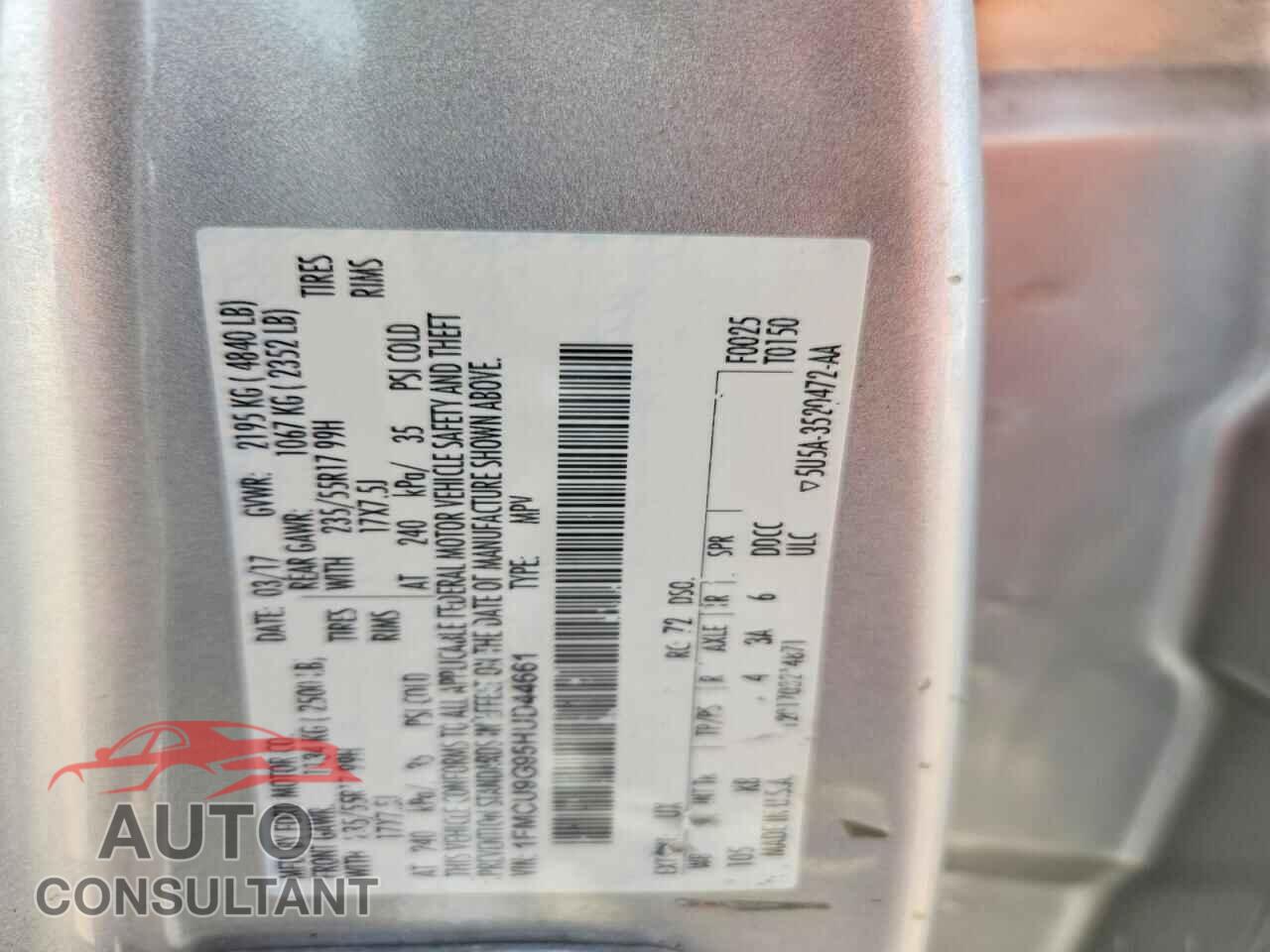 FORD ESCAPE 2017 - 1FMCU9G95HUD44661