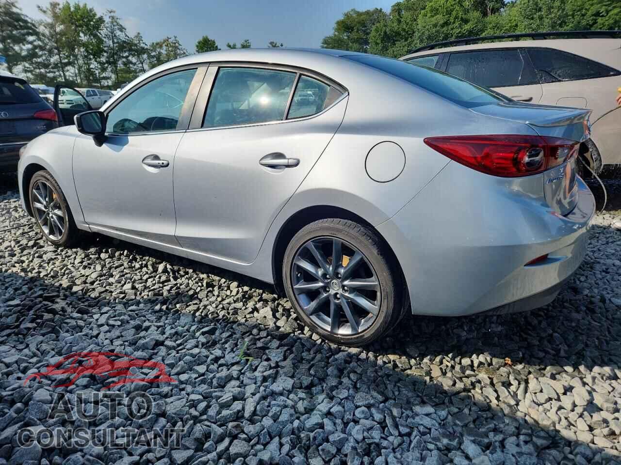 MAZDA 3 2018 - 3MZBN1V32JM199986