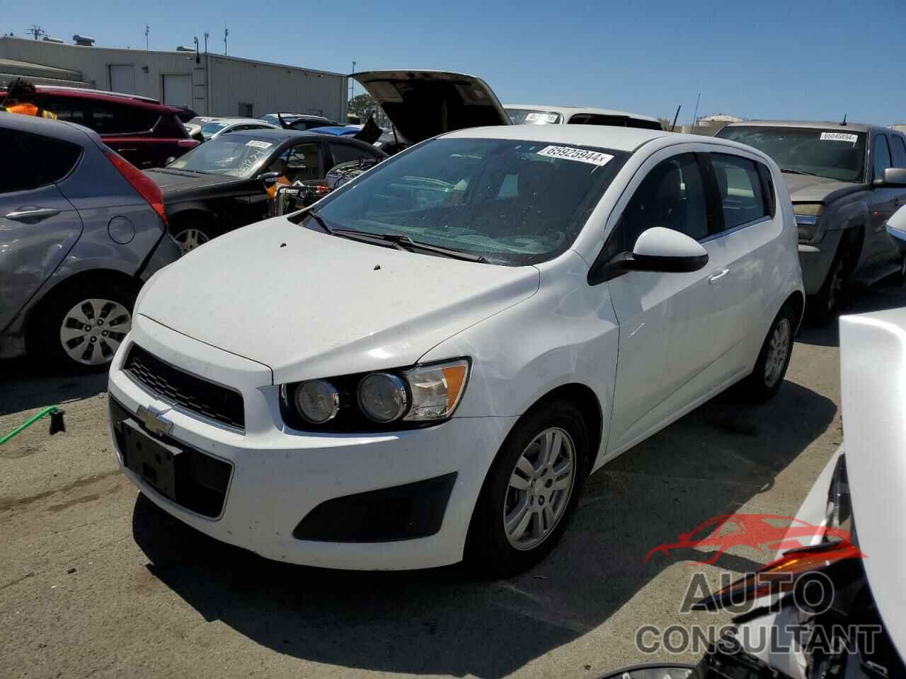 CHEVROLET SONIC 2016 - 1G1JC6SG9G4105589