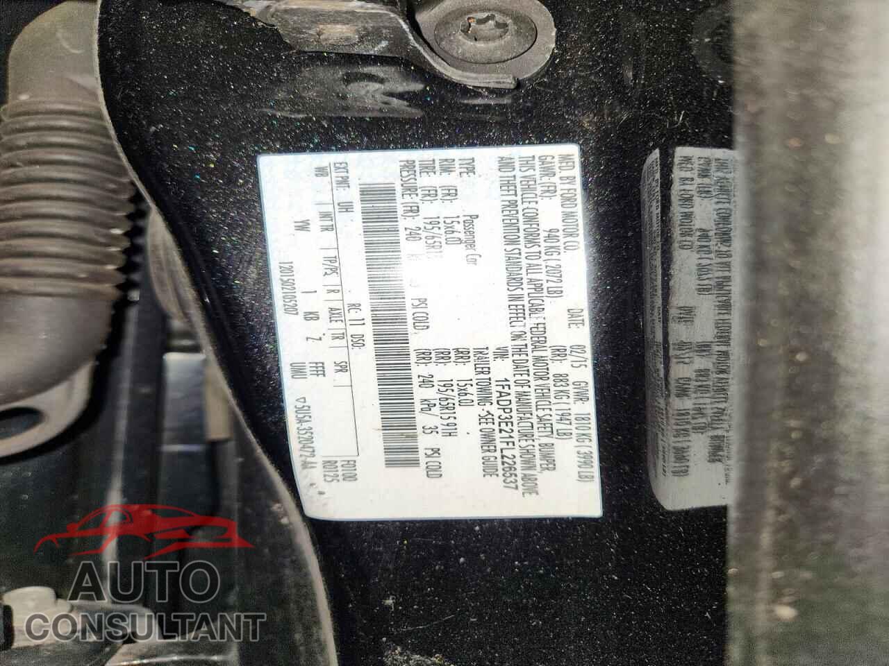 FORD FOCUS 2015 - 1FADP3E21FL226537