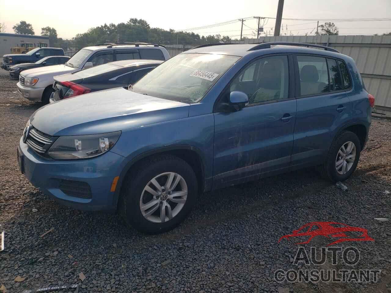 VOLKSWAGEN TIGUAN 2017 - WVGBV7AX2HW513012