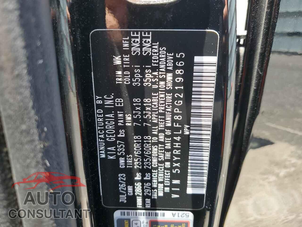 KIA SORENTO 2023 - 5XYRH4LF8PG219865