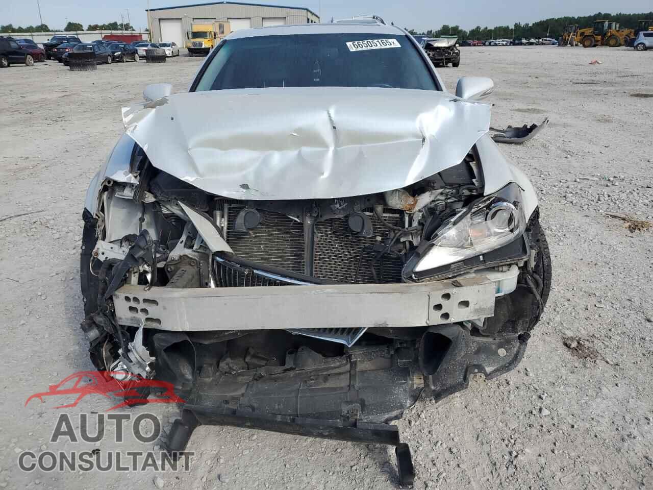 LEXUS IS 2011 - JTHCF5C2XB5045926