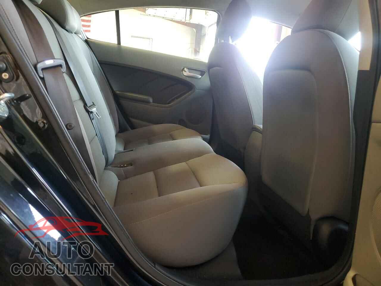 KIA FORTE 2017 - 3KPFK4A76HE124218