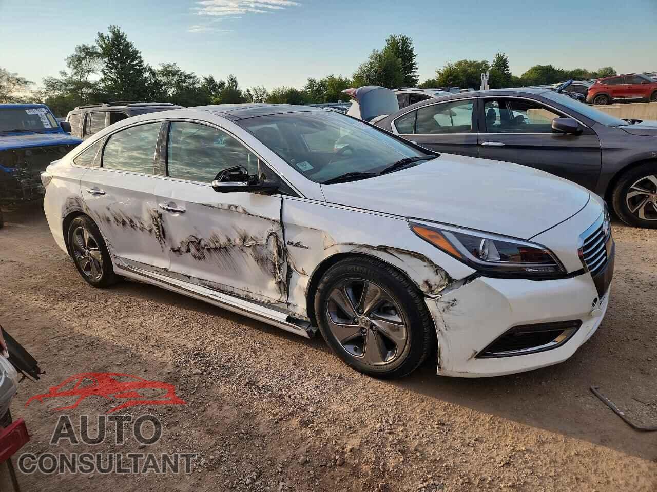 HYUNDAI SONATA 2016 - KMHE34L11GA026101