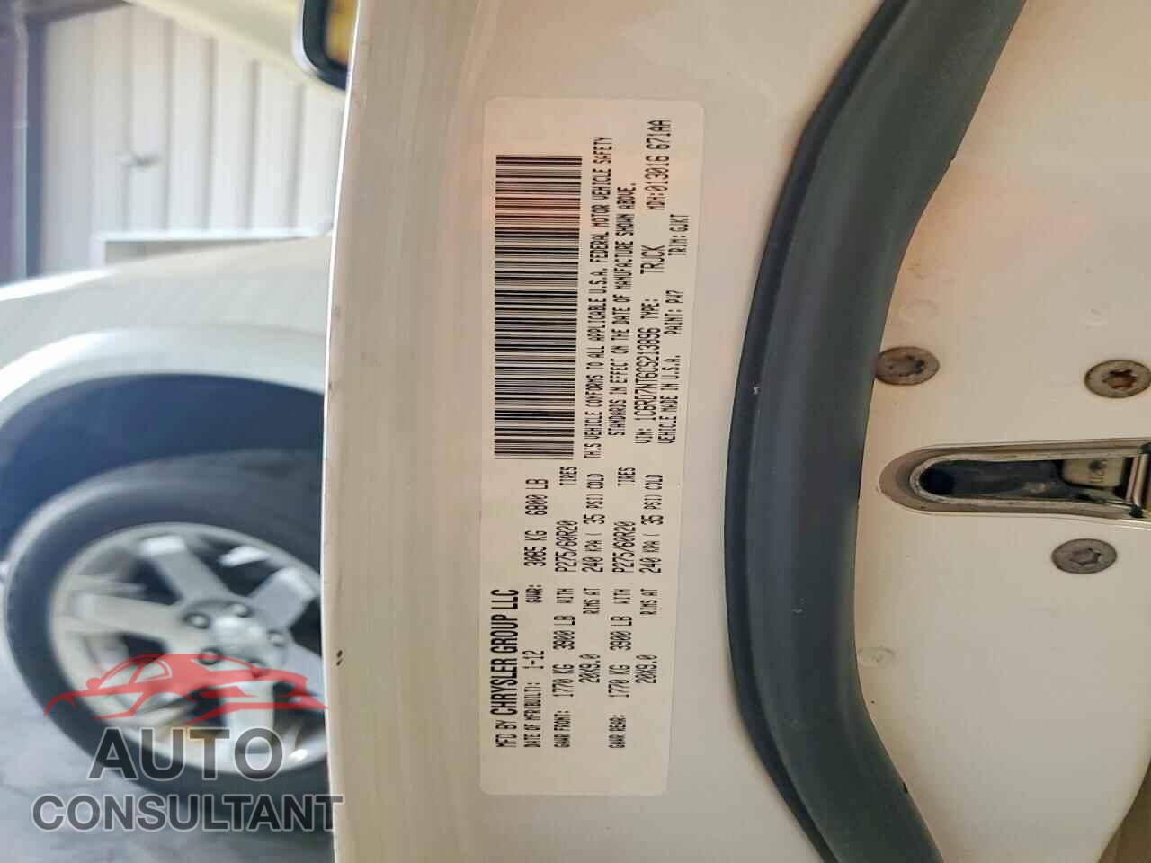 DODGE RAM 1500 2012 - 1C6RD7NT6CS213896