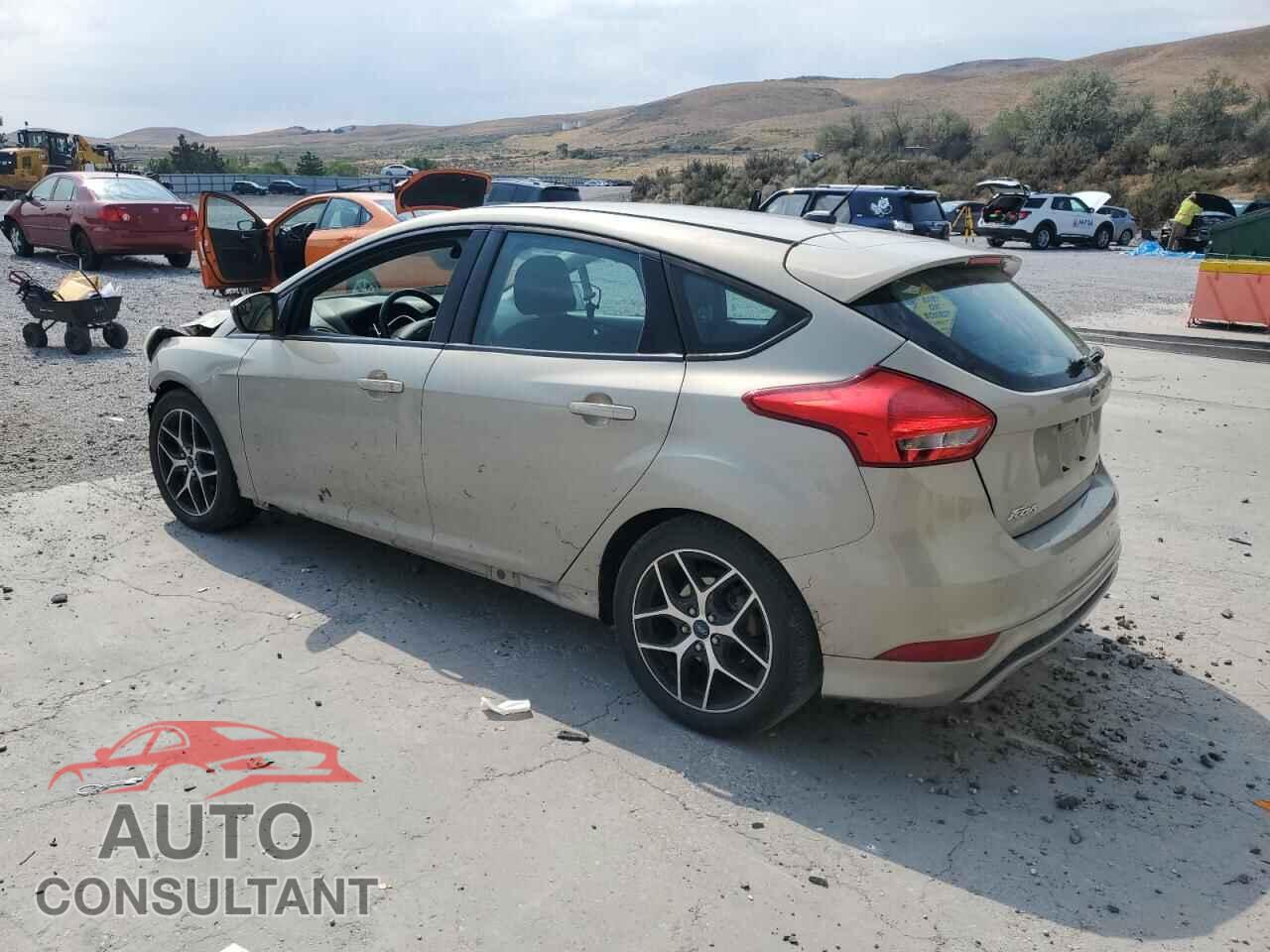 FORD FOCUS 2015 - 1FADP3K28FL287601