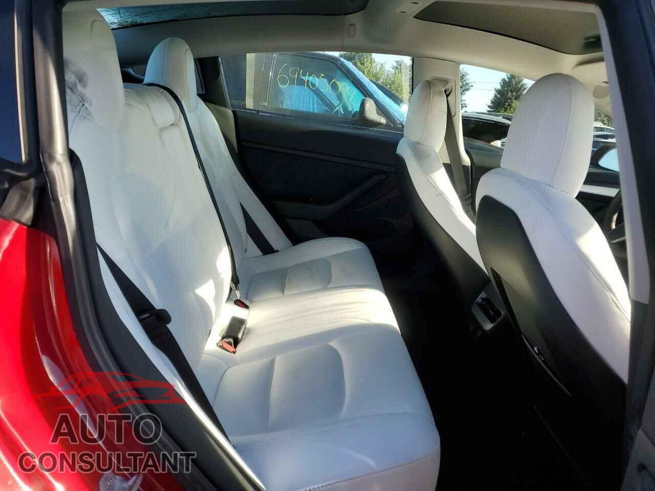 TESLA MODEL 3 2021 - 5YJ3E1EA4MF081582