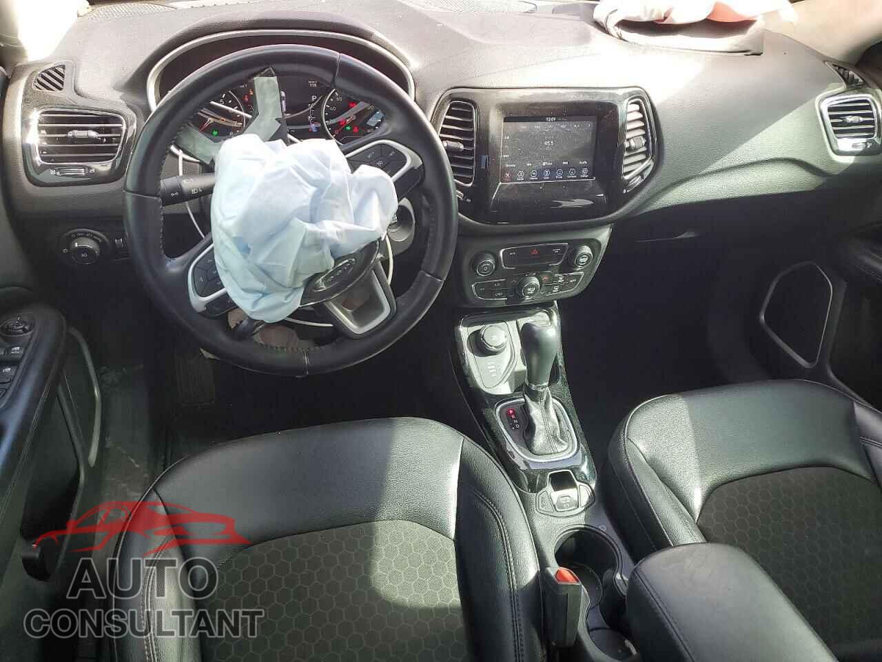 JEEP COMPASS 2020 - 3C4NJDBB7LT203936