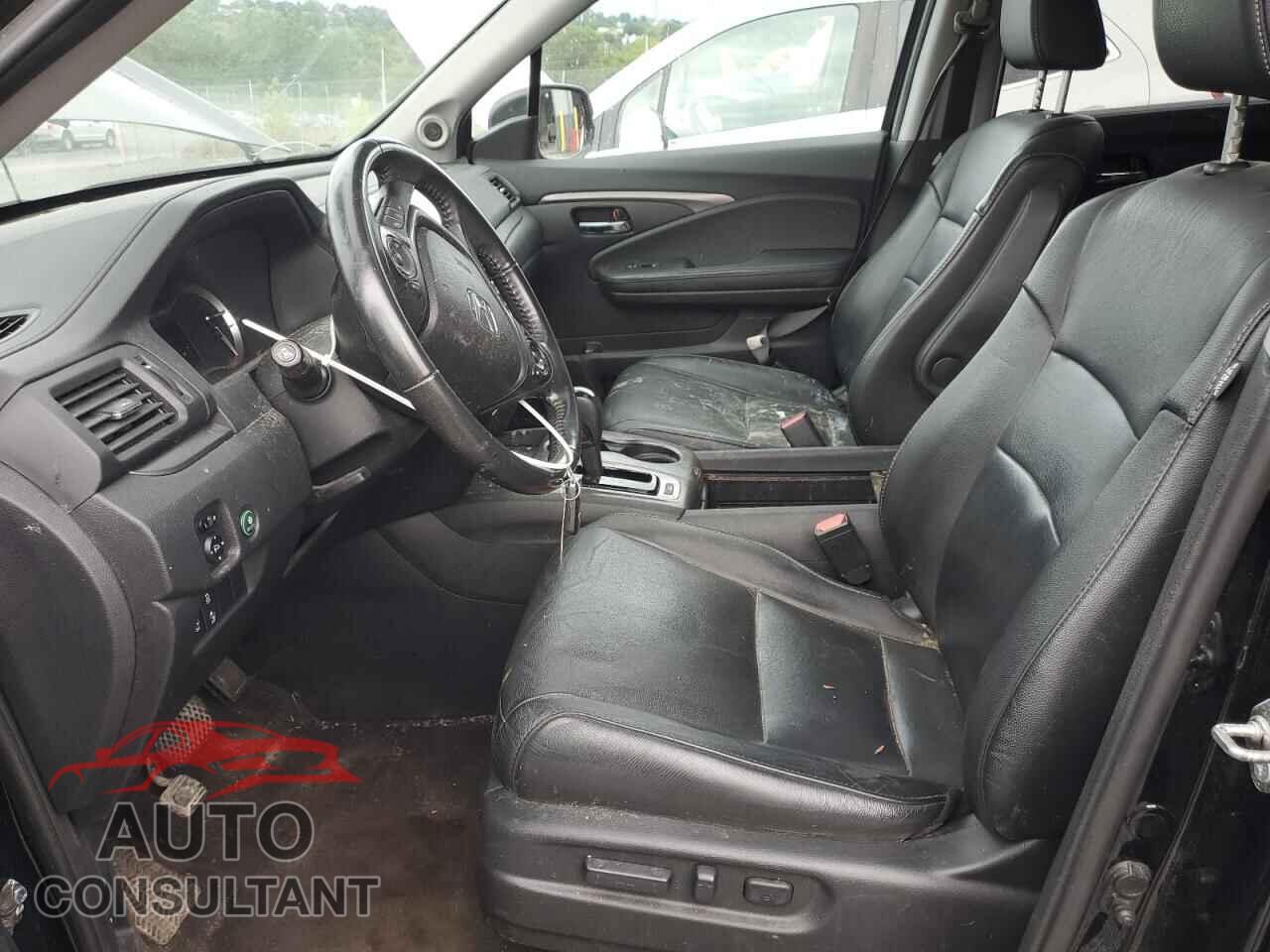 HONDA PILOT 2017 - 5FNYF6H62HB077009