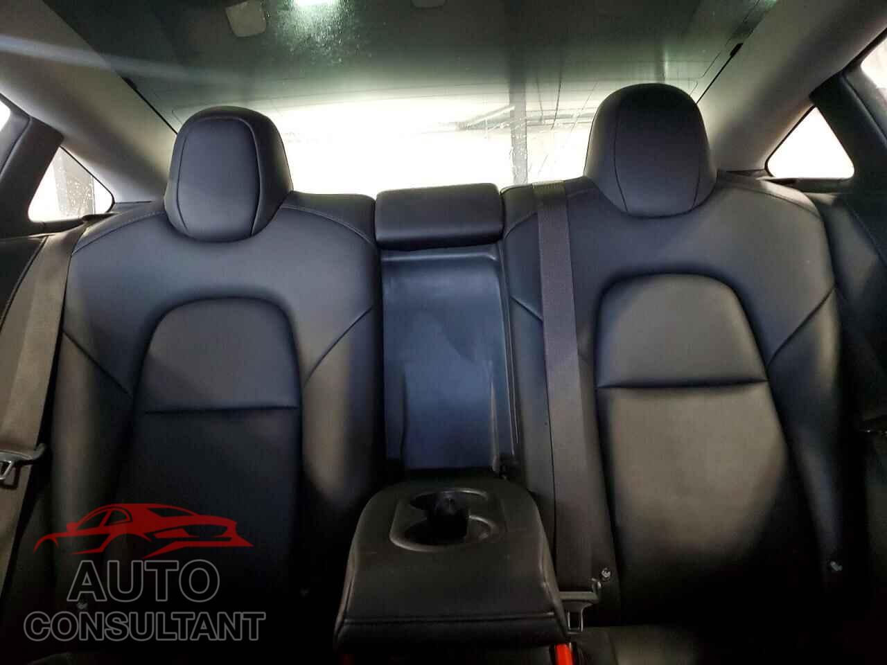 TESLA MODEL 3 2018 - 5YJ3E1EB5JF103111