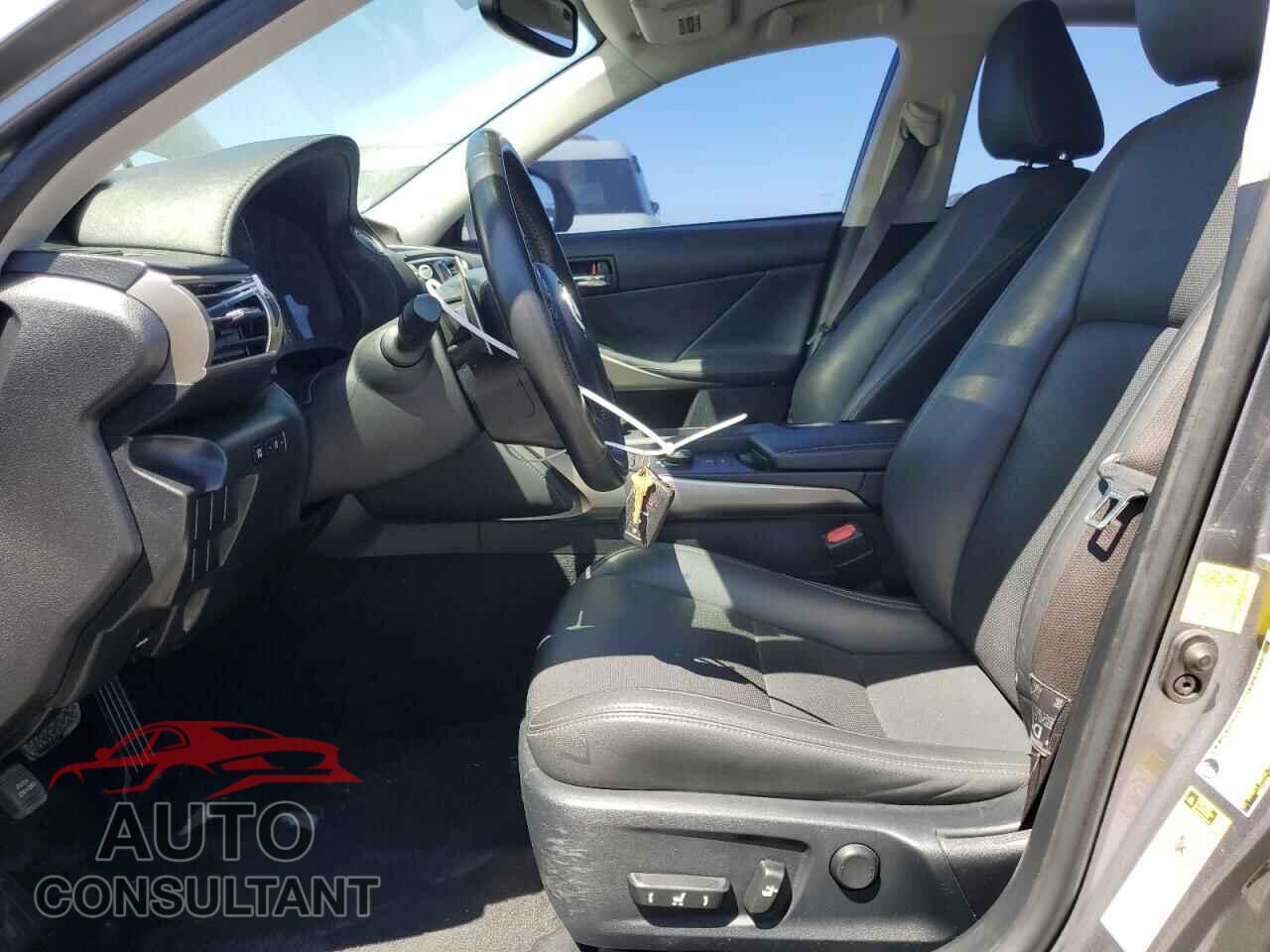 LEXUS IS 2015 - JTHBF1D28F5062829