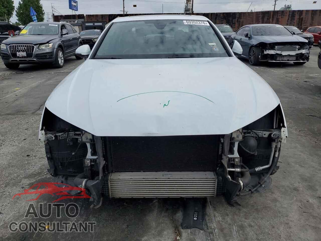 AUDI A4 2019 - WAUGMAF44KN007913